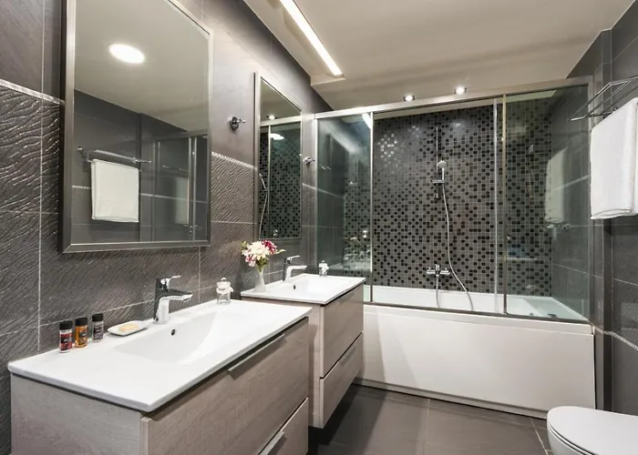 Willa Red Oak Tree *